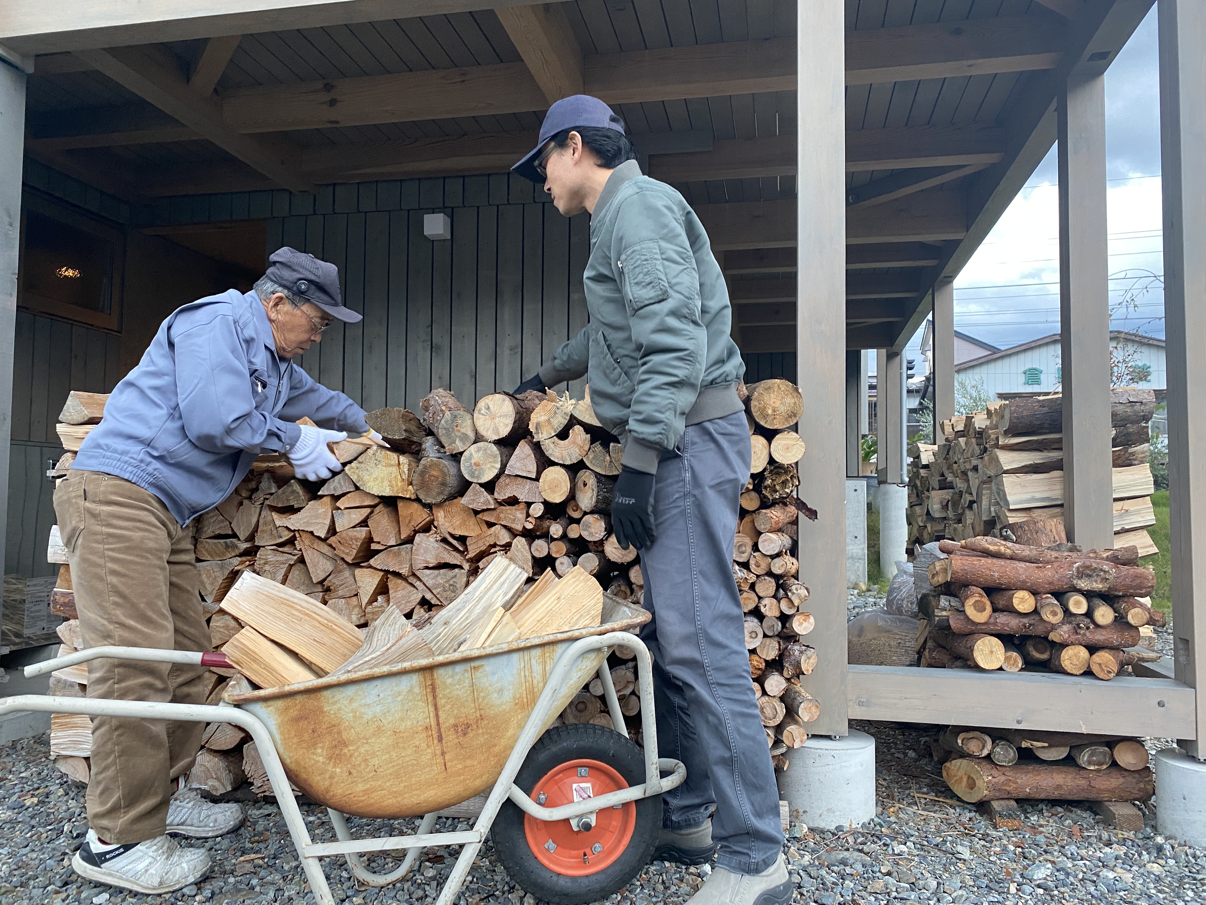 地産材を利用した「ふだん使いの木の暮らし」